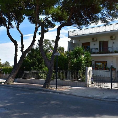 Bed and Breakfast Golden Bay à Trani Extérieur photo