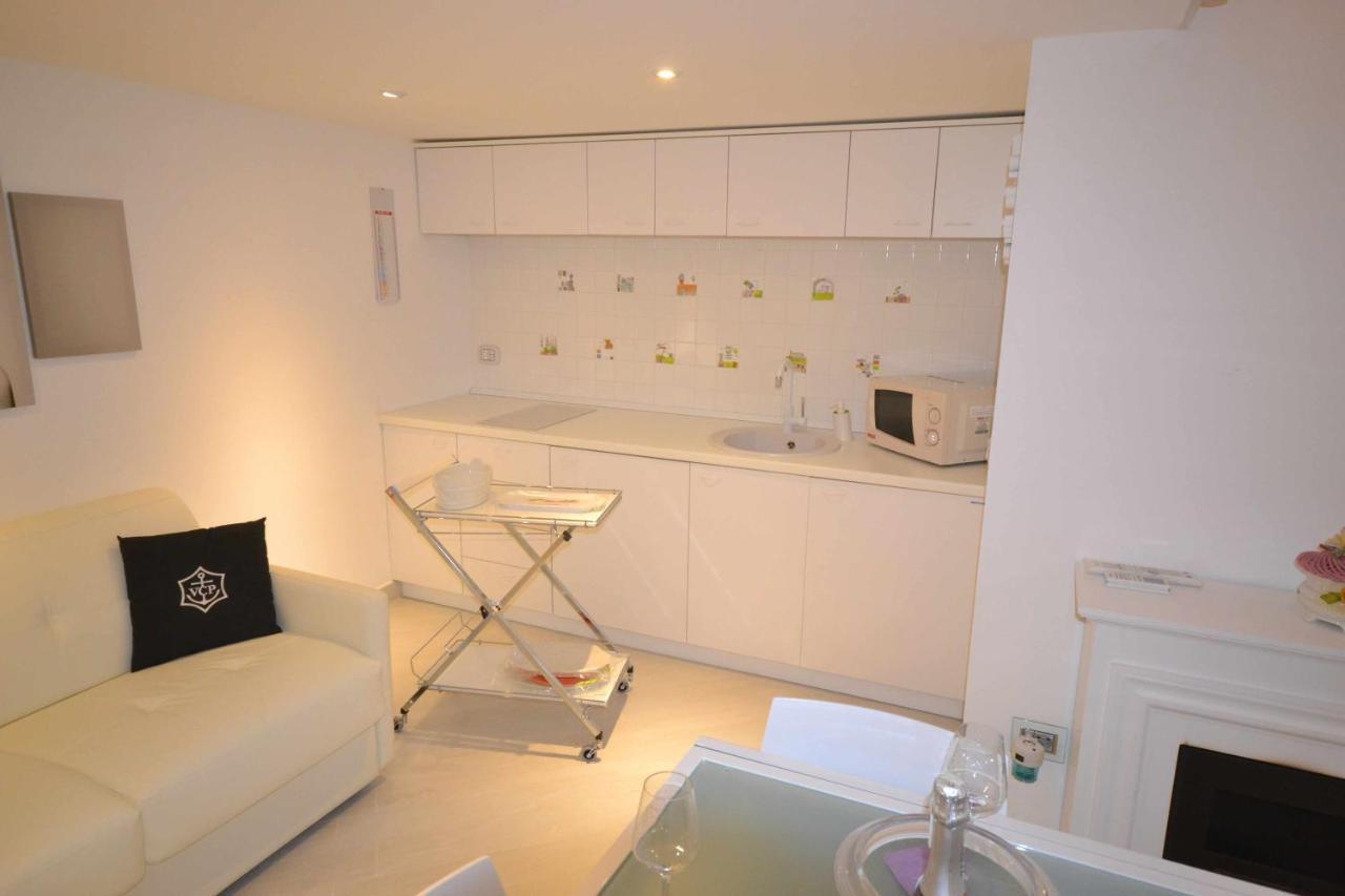 Bed and Breakfast Golden Bay à Trani Extérieur photo