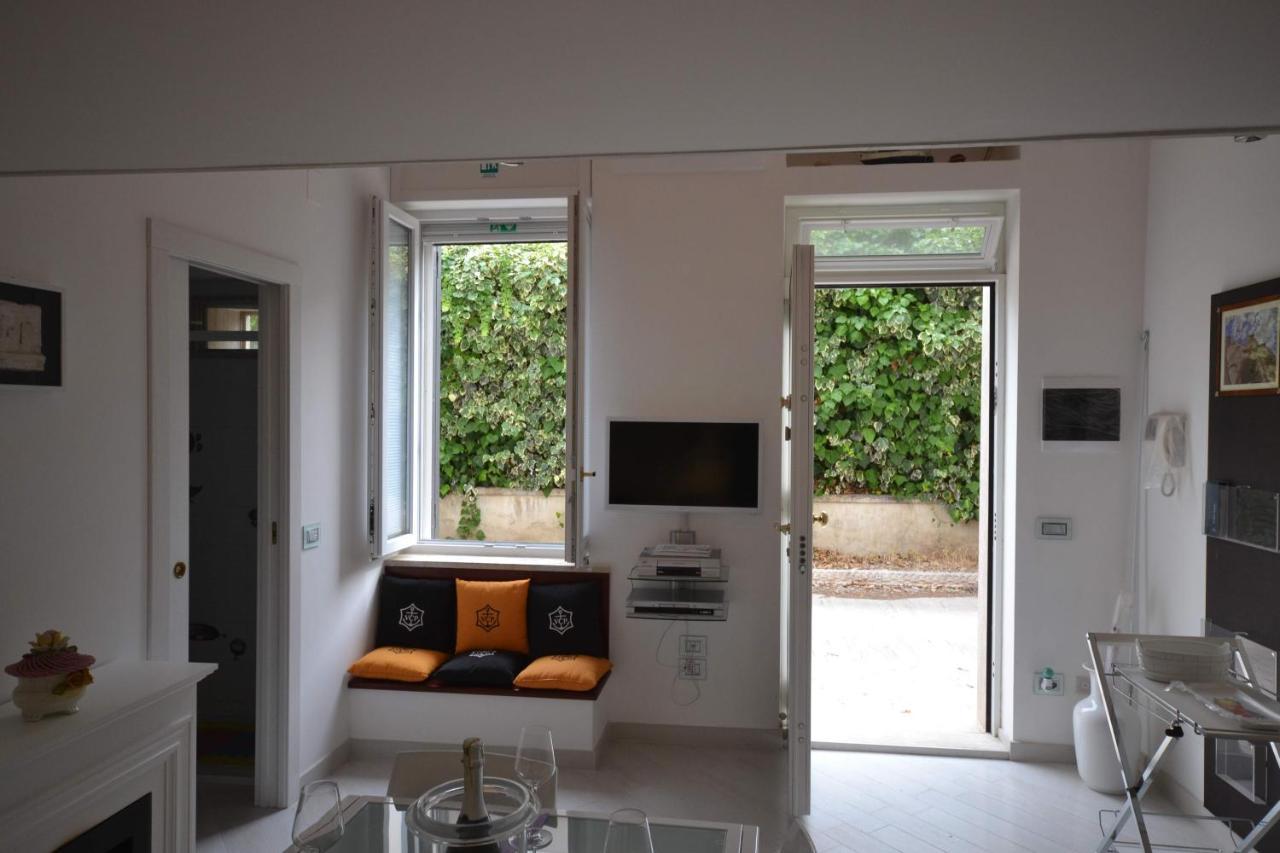 Bed and Breakfast Golden Bay à Trani Extérieur photo