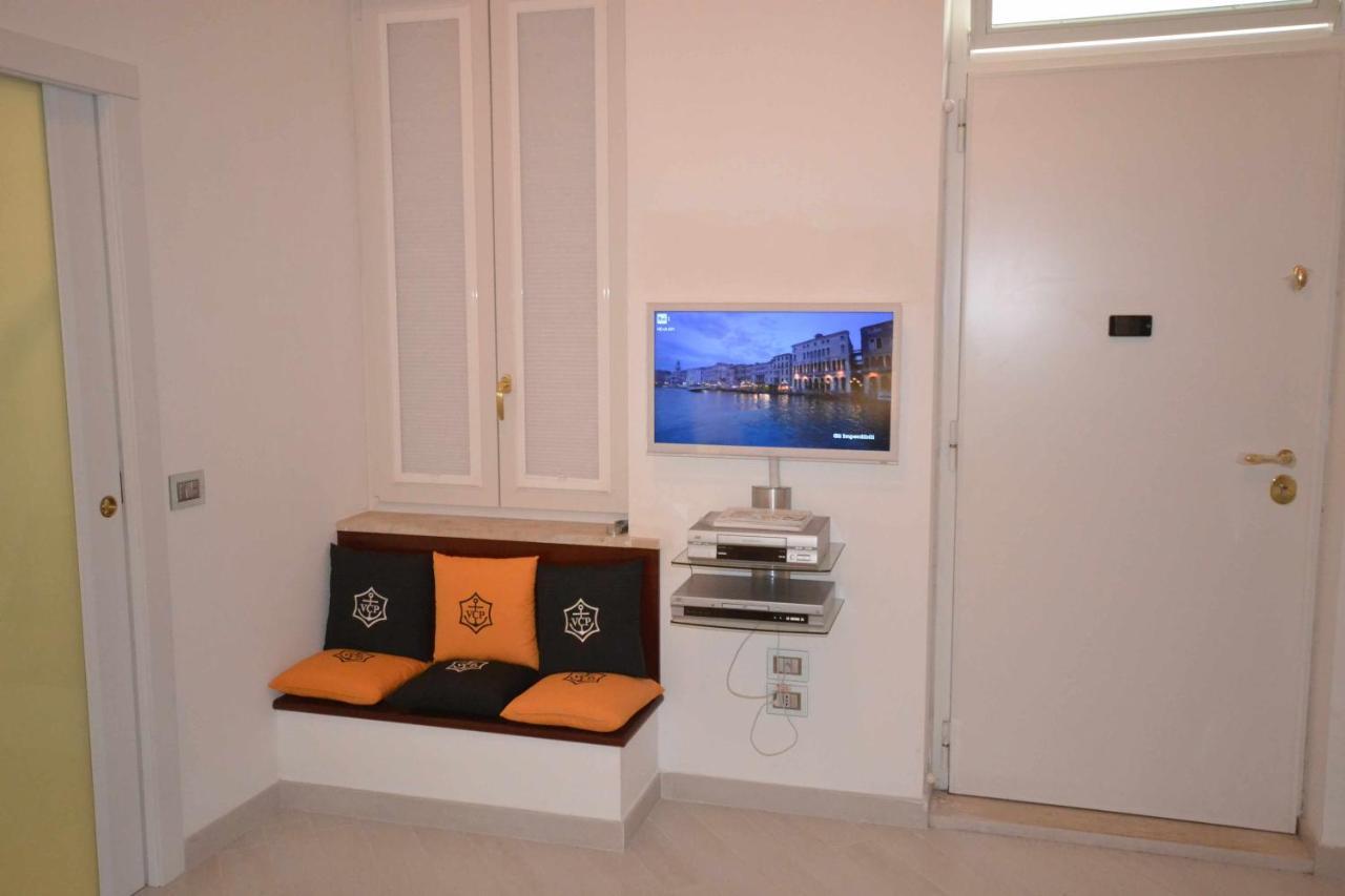 Bed and Breakfast Golden Bay à Trani Extérieur photo